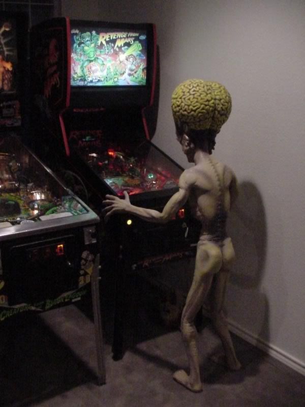 alienpinball-1.jpg