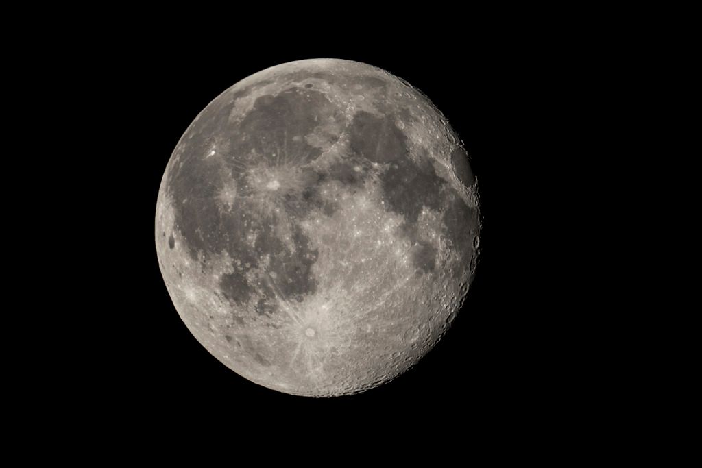 IMAGE: http://i177.photobucket.com/albums/w206/jsolenberg/Astronomy/Moon%204%2024%202016%20Lighter.jpg