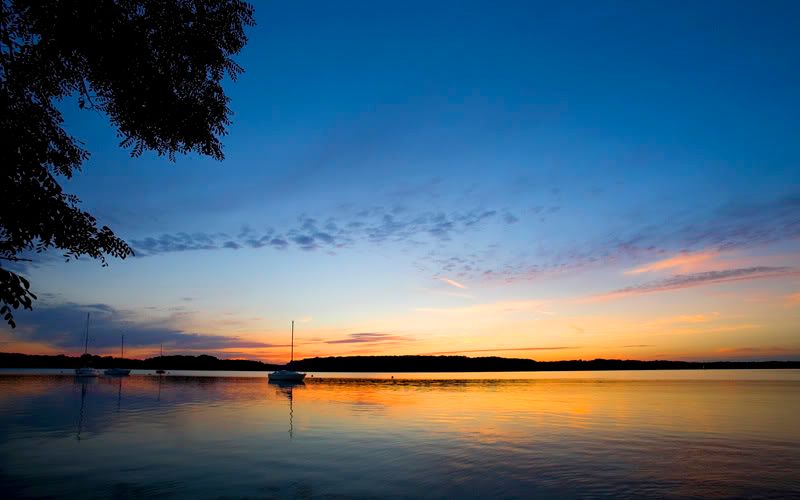 IMAGE: http://i177.photobucket.com/albums/w206/jsolenberg/ECSunset.jpg