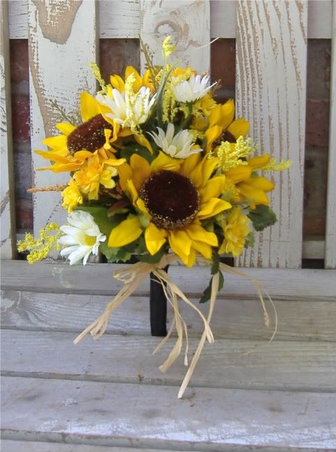 sunflower and daisy wedding bouquets