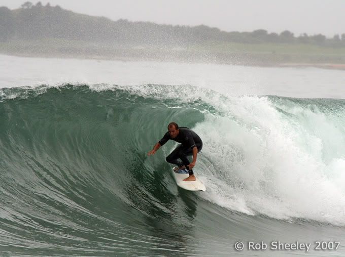 IMAGE: http://i177.photobucket.com/albums/w207/robsheeley/Surfing/S01.jpg
