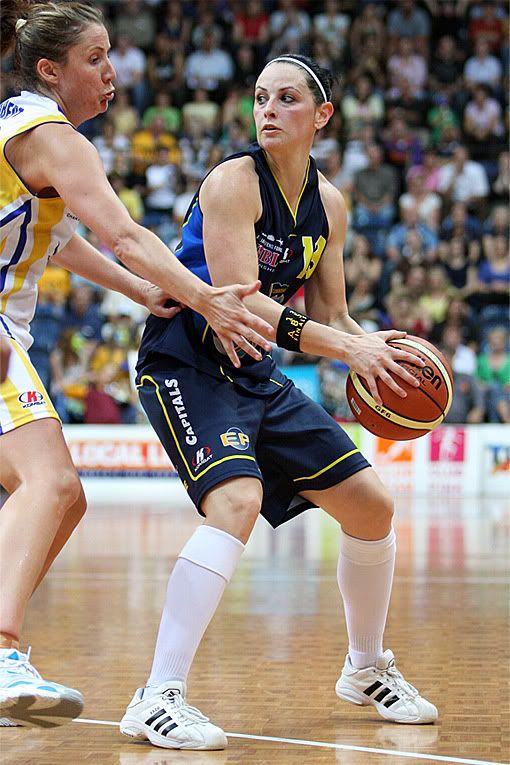 IMAGE: http://i177.photobucket.com/albums/w207/robsheeley/WNBLGFG047.jpg