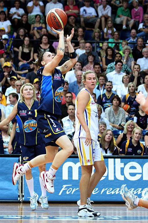 IMAGE: http://i177.photobucket.com/albums/w207/robsheeley/WNBLGFG048.jpg