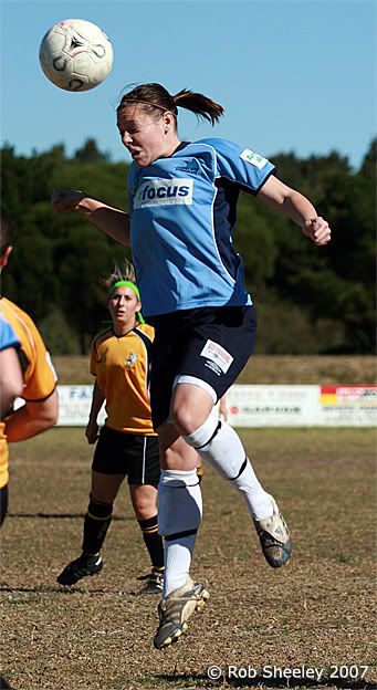IMAGE: http://i177.photobucket.com/albums/w207/robsheeley/Womens%20Soccer%20-%20Stingrays%20Vs%20Koalas%2021s/SR02.jpg
