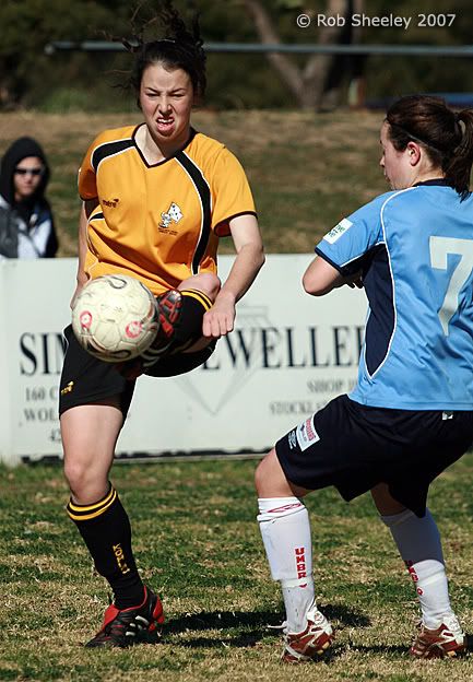 IMAGE: http://i177.photobucket.com/albums/w207/robsheeley/Womens%20Soccer%20-%20Stingrays%20Vs%20Koalas%2021s/SR08.jpg