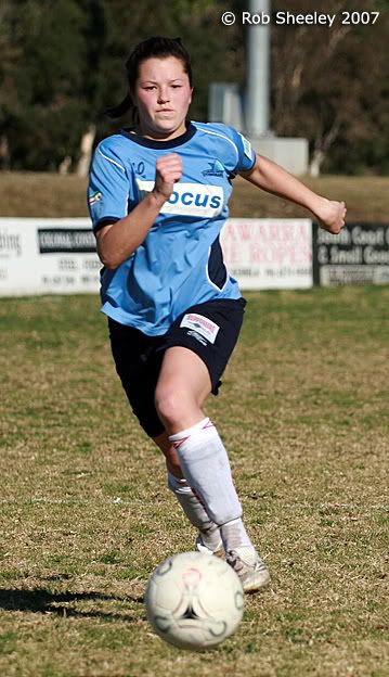 IMAGE: http://i177.photobucket.com/albums/w207/robsheeley/Womens%20Soccer%20-%20Stingrays%20Vs%20Koalas%2021s/SR21.jpg
