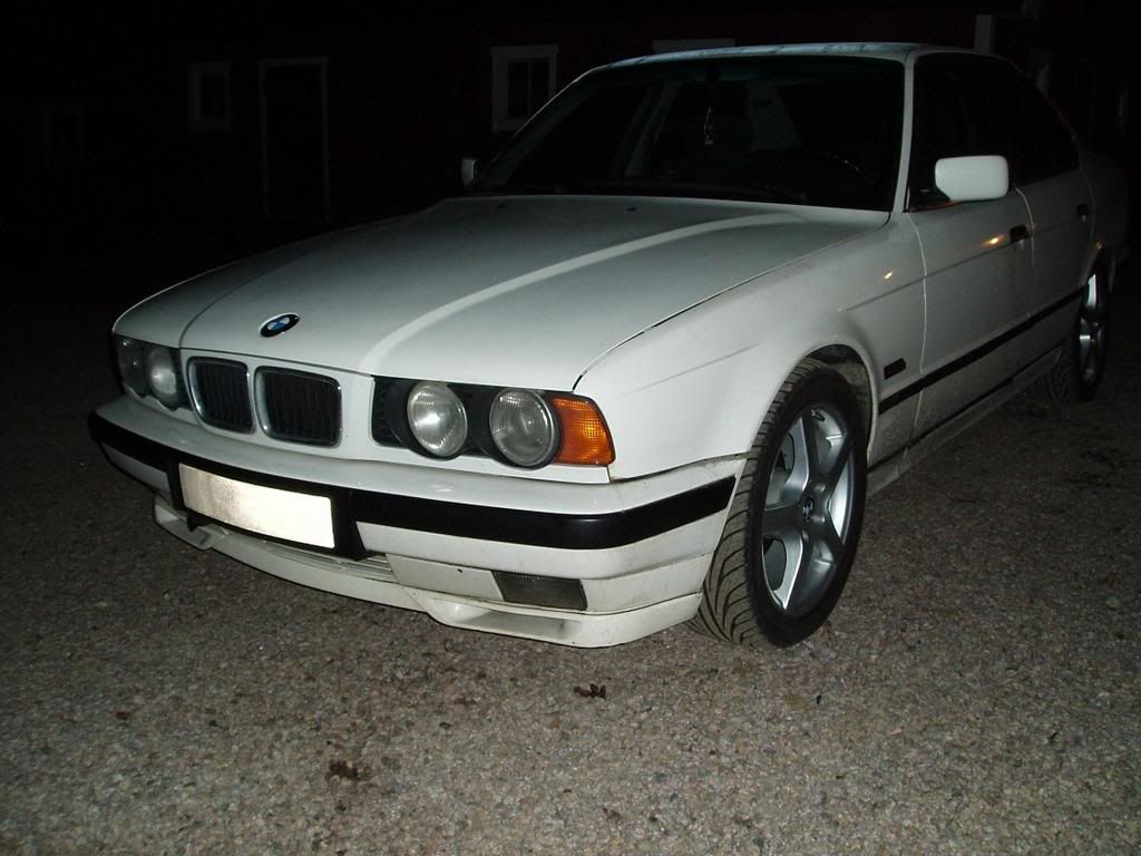 http://i177.photobucket.com/albums/w216/matte_89/blandat/garagetbild2.jpg