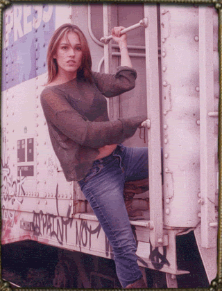 Amy Jo Johnson Graphics, Pictur...