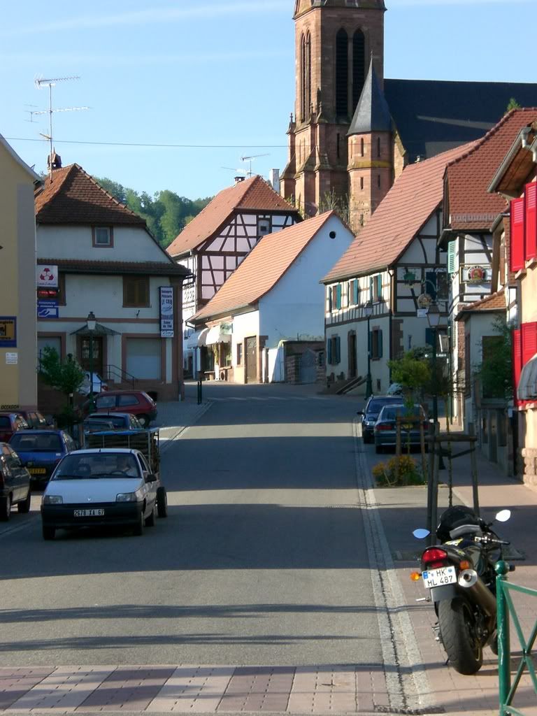 http://i177.photobucket.com/albums/w219/ninjadad66/2007_0425Erfurt0034.jpg