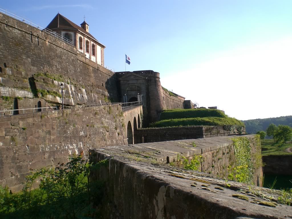 http://i177.photobucket.com/albums/w219/ninjadad66/2007_0425Erfurt0051.jpg