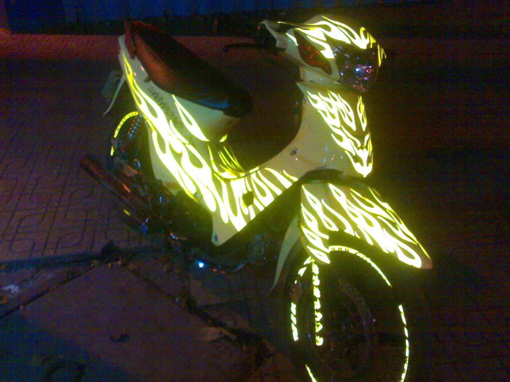 ai biết chỗ dán decan như chiếc này - 4