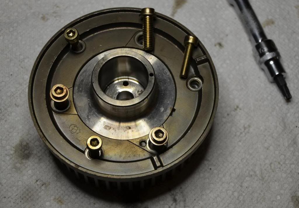 AVCS cam pulley cleaning (How to) NASIOC