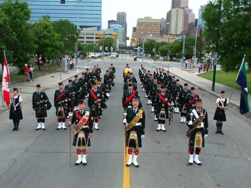 Calgary 2008 Parade photo Highlanders2008parade.jpg