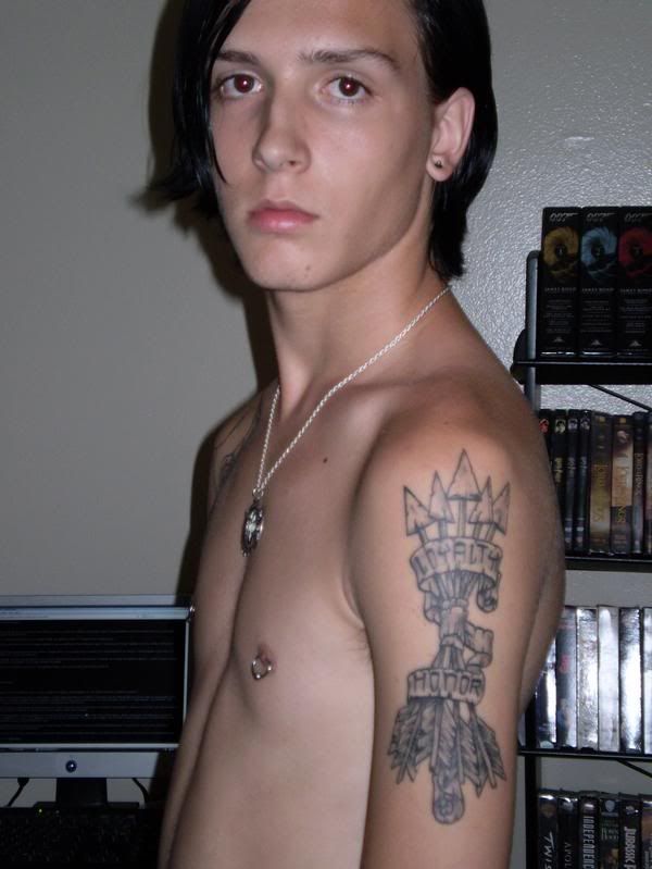http://i177.photobucket.com/albums/w238/deathgate666/l_a79f2c5d23539b17d9feb0ebae0365cd.jpg