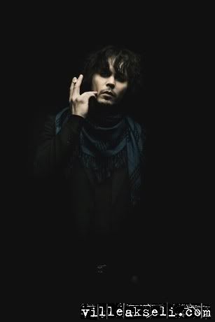 http://i177.photobucket.com/albums/w230/gothicangels69/New%20HIM/s.jpg